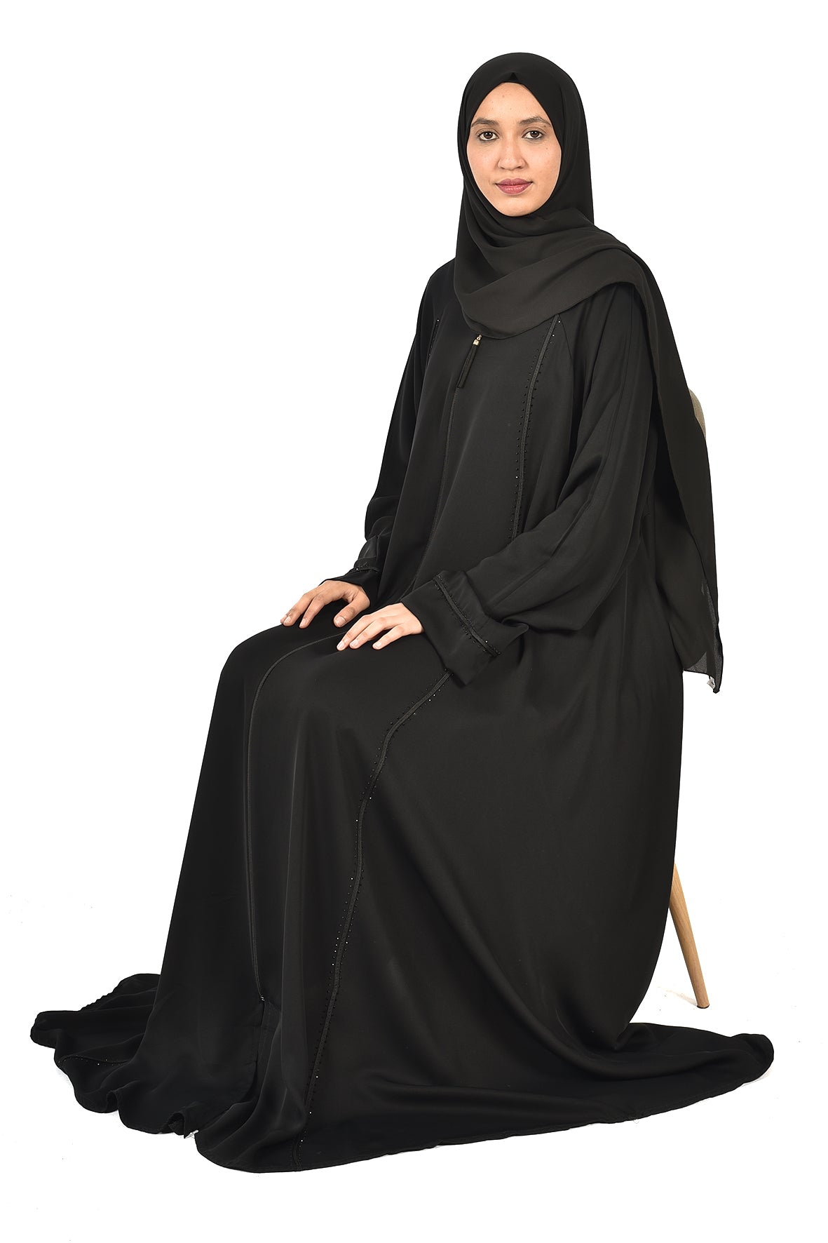Elegant Black Abaya with Front Zipper and Subtle Detailing – Classic Meets Modern ( ladies abaya )