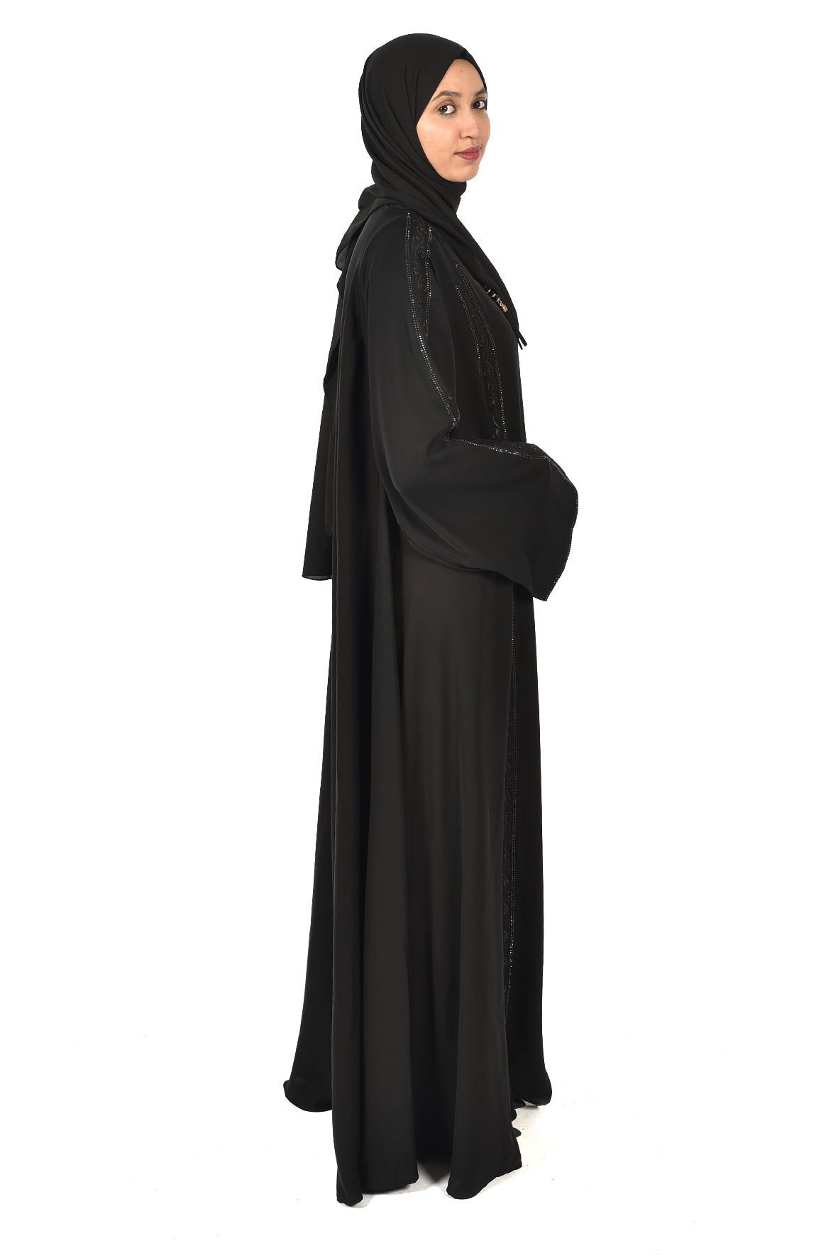 Black Abaya with Zipper & Subtle Embroidery – Elegant Everyday Look ( ladies abaya )