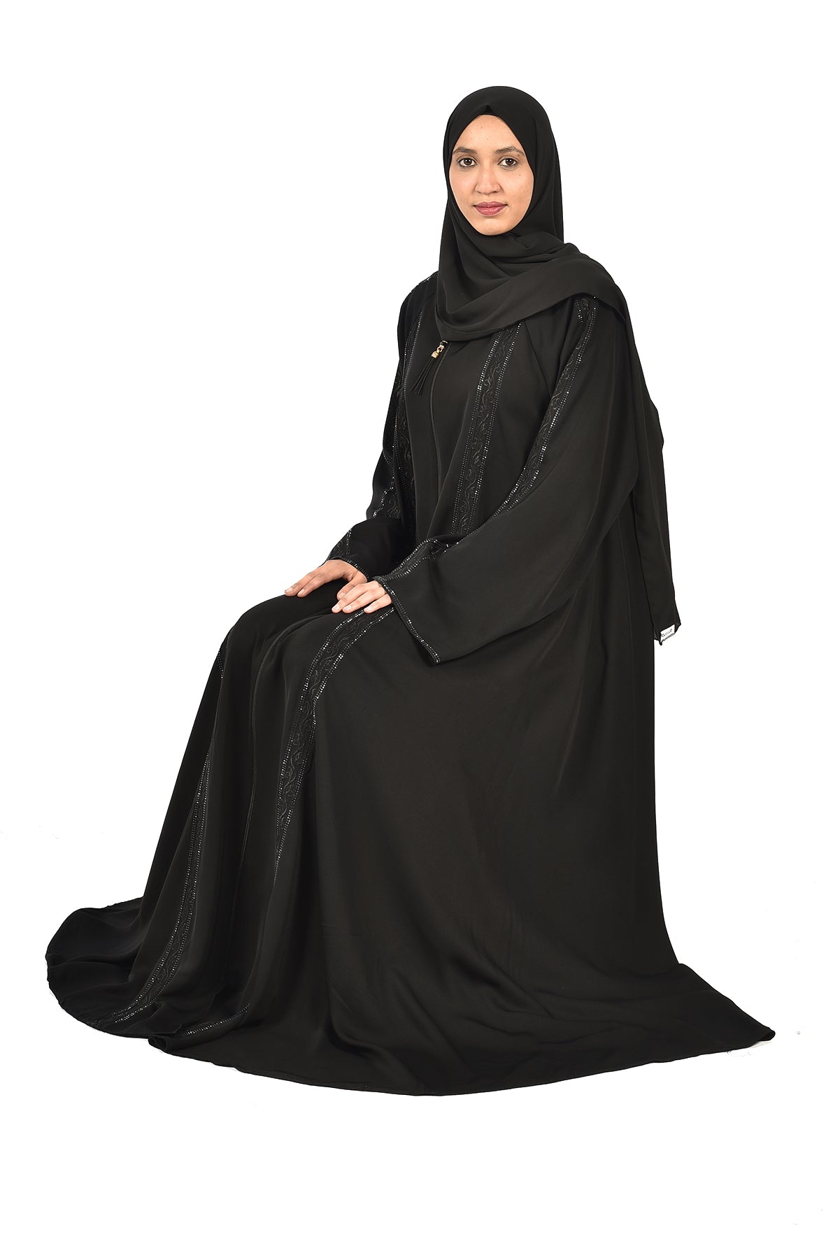 Black Abaya with Zipper & Subtle Embroidery – Elegant Everyday Look ( ladies abaya )