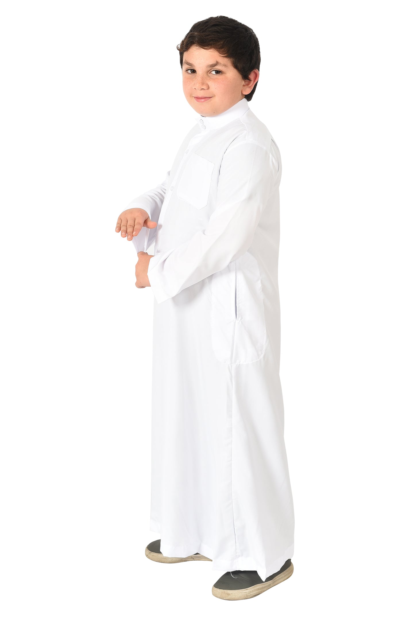 Boys’ White Thobe – Elegant and Comfortable for Everyday Wear and Occasions