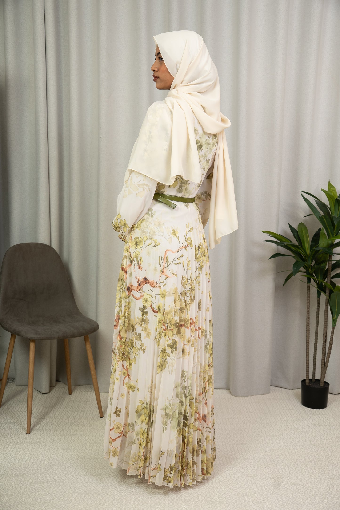 Dmn floral leak green