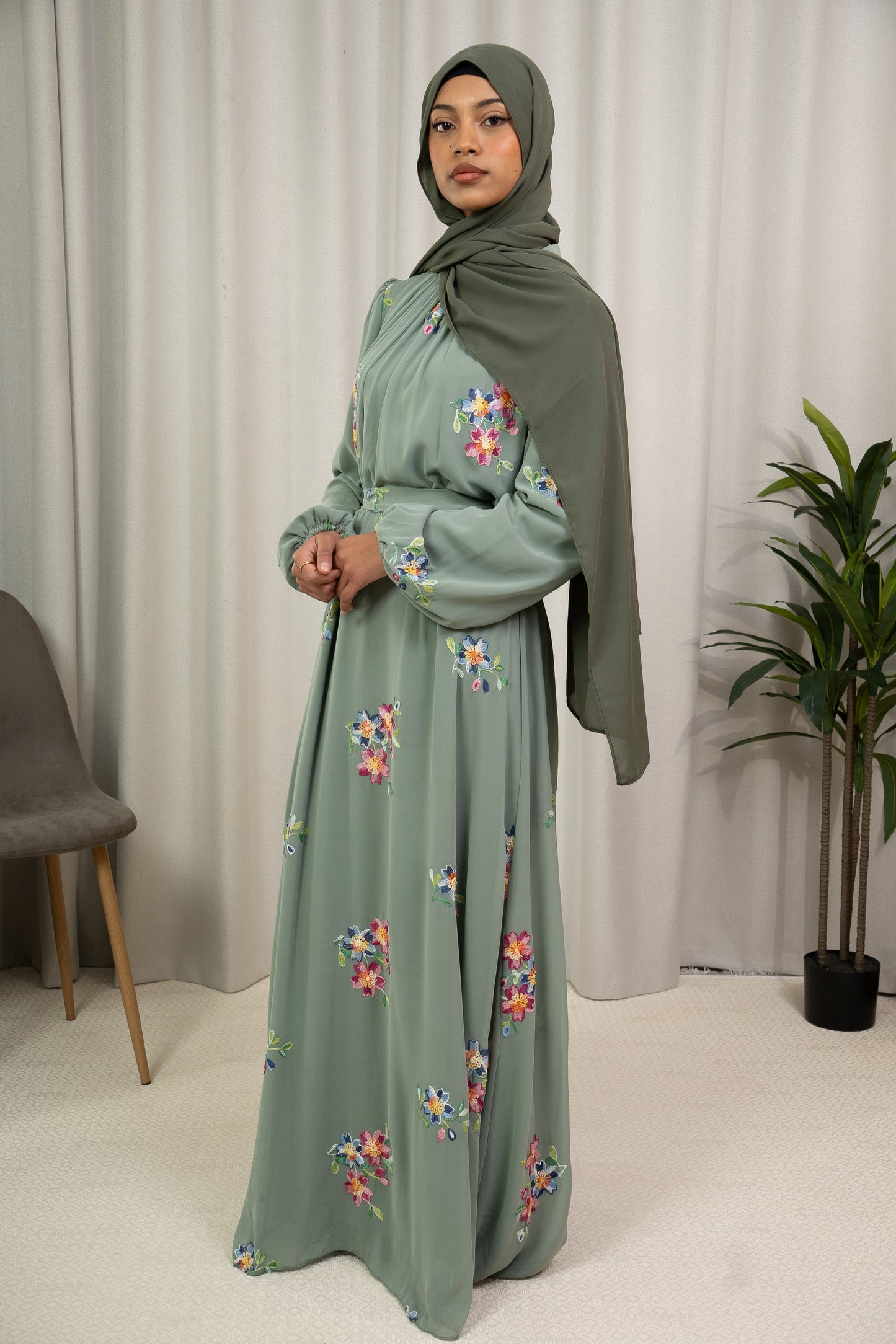 Dmn embroidered flower sea spray