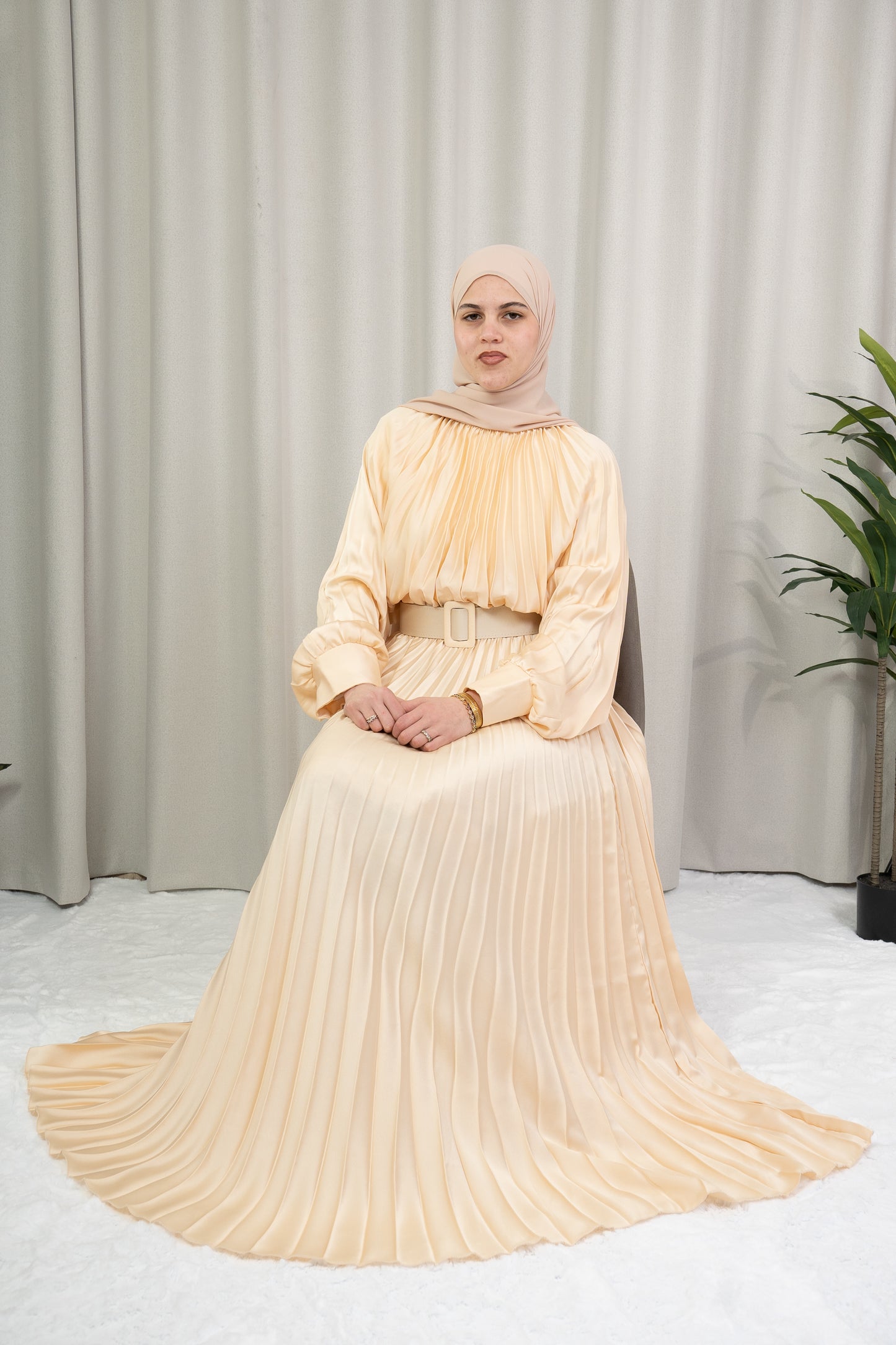 Dmn full pleat oyster white