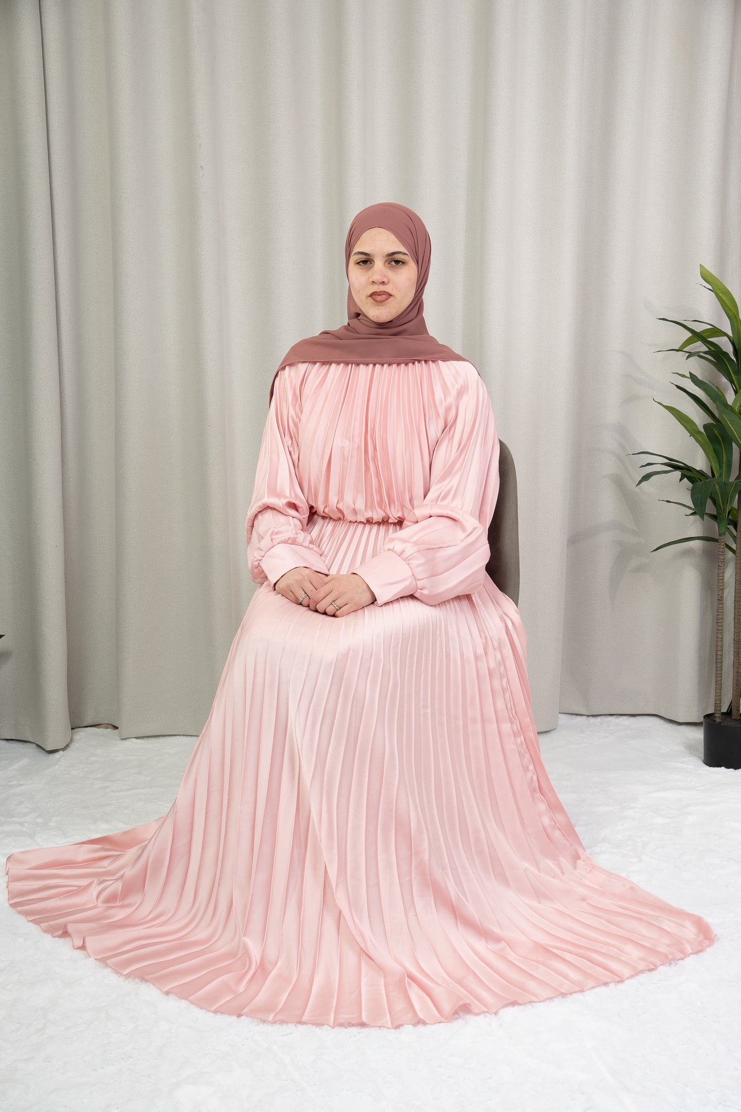 Dmn full pleat sepia rose