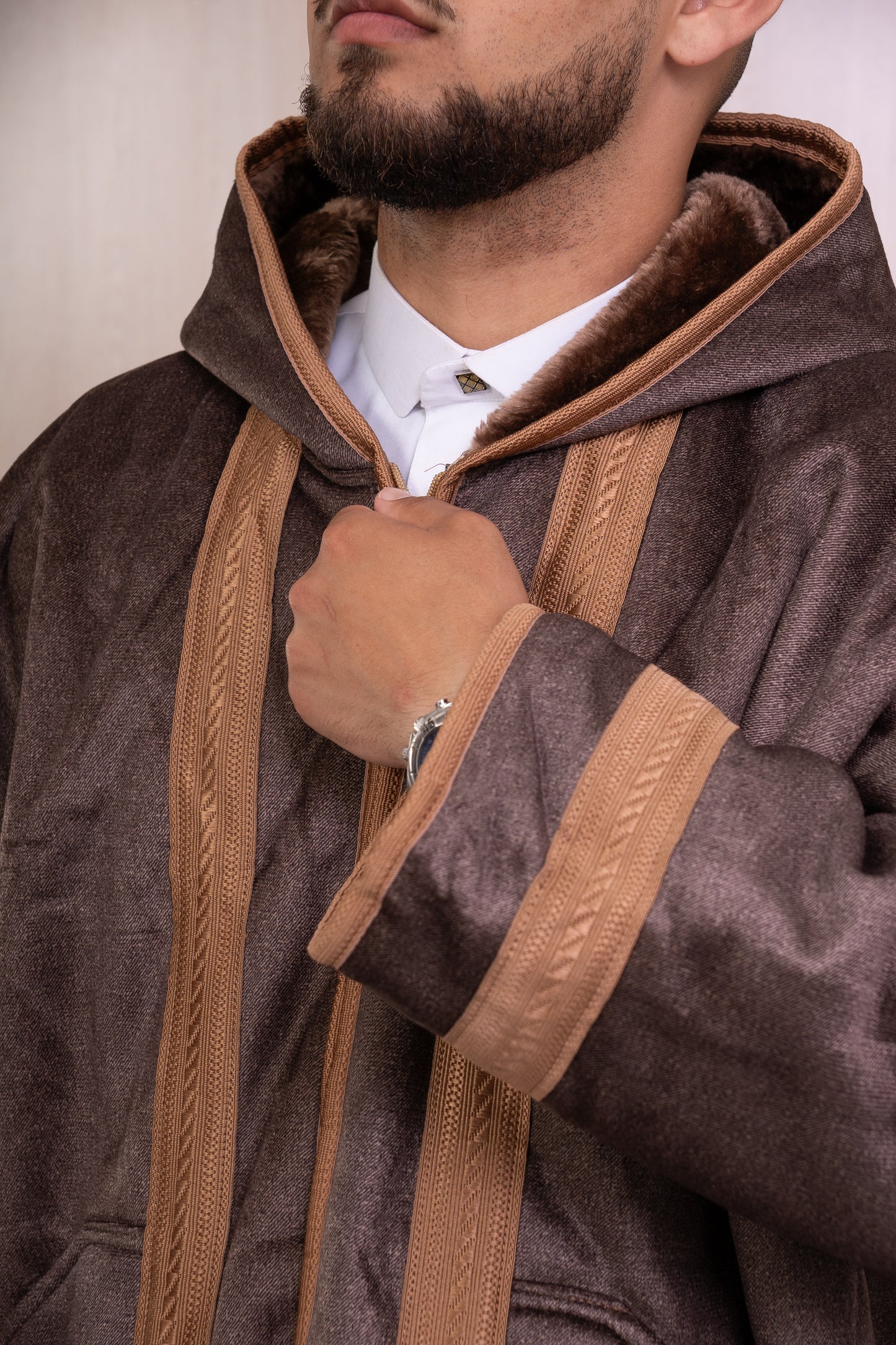 Al-Ajrafi abaya beech