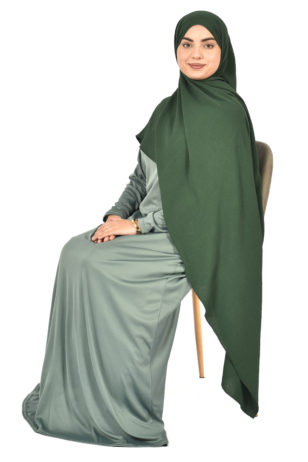 Elegant Green Abaya – Flowy Design & Subtle Charm ( ladies aline trilobal )
