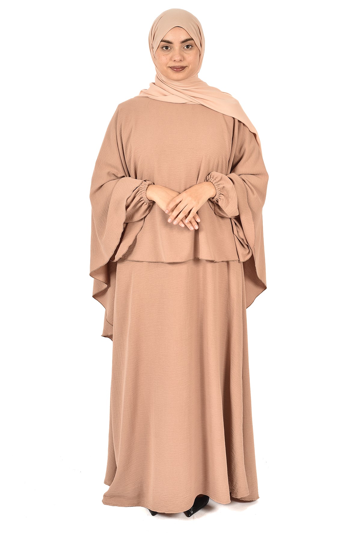 Elegant Two-Piece Loose-Fit Dress in Soft Beige with a Modern Design for Everyday Wear and Special Occasions