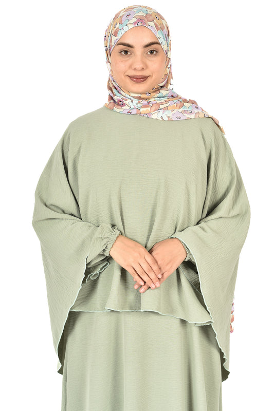 Elegant Two-Piece Loose-Fit Dress in Soft Green with a Modern and Comfortable Design for Daily Wear and Special Occasions
