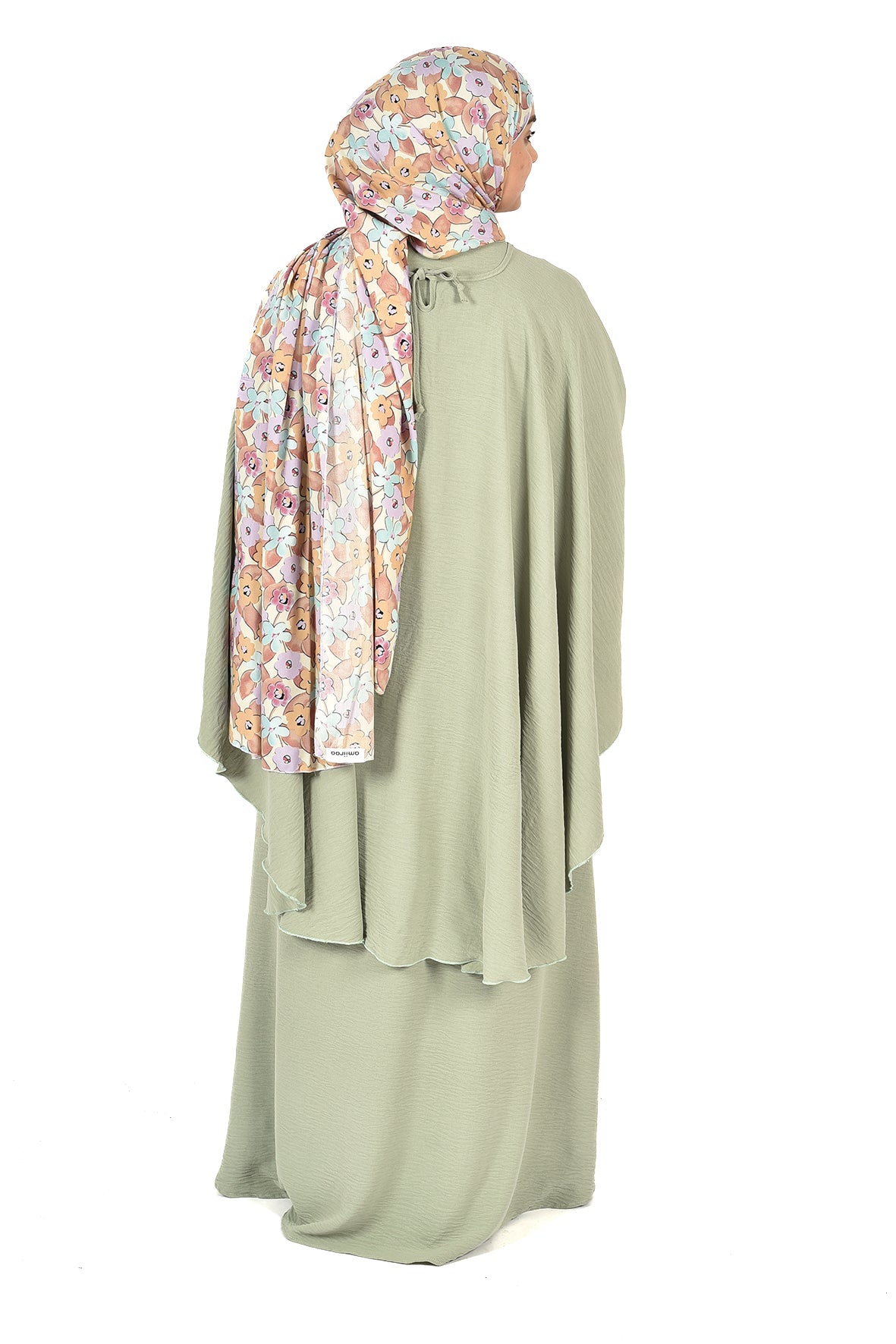 Elegant Two-Piece Loose-Fit Dress in Soft Green with a Modern and Comfortable Design for Daily Wear and Special Occasions