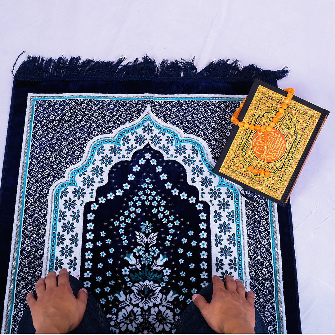 Light & Soft Islamic Prayer Mat For Muslim