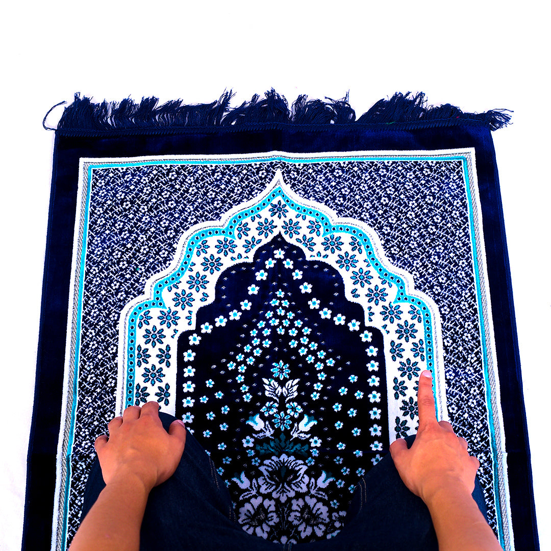 Light & Soft Islamic Prayer Mat For Muslim