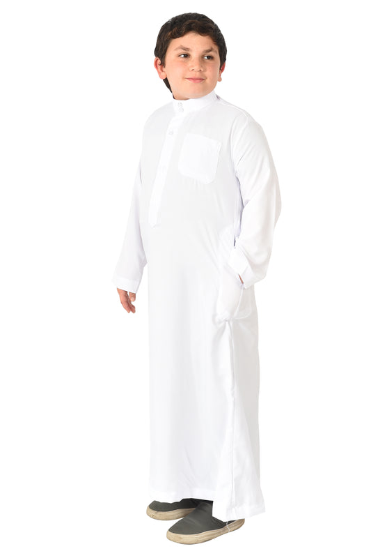 Boys’ White Thobe – Elegant and Comfortable for Everyday Wear and Occasions