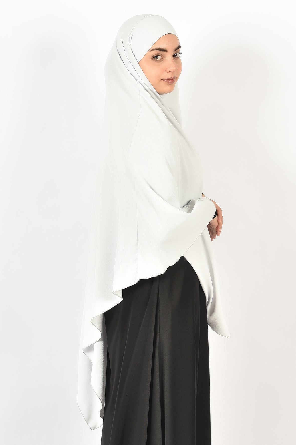 Elegant Women’s Khimar – Off-White, Soft Crepe Fabric