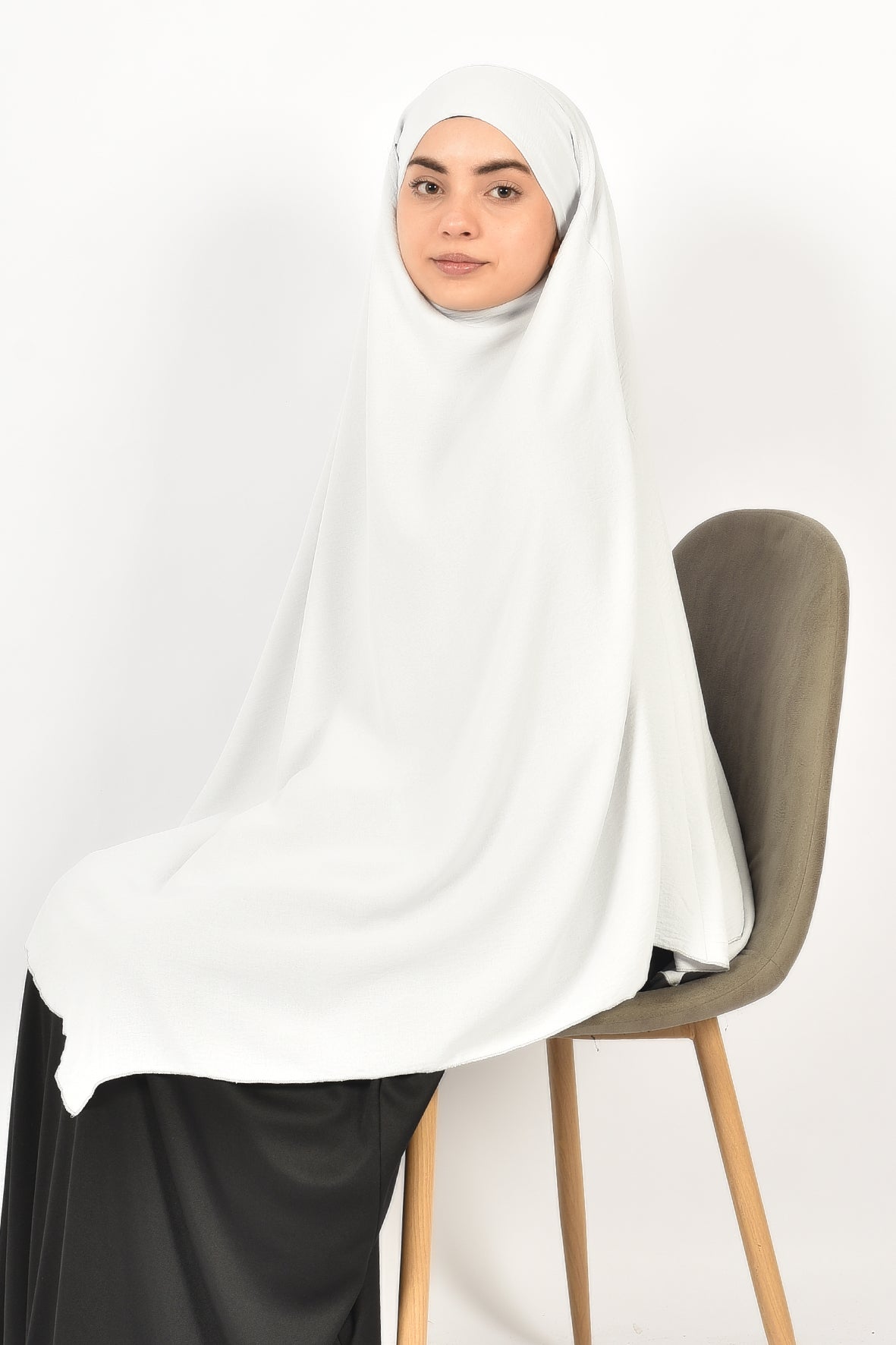 Elegant Women’s Khimar – Off-White, Soft Crepe Fabric