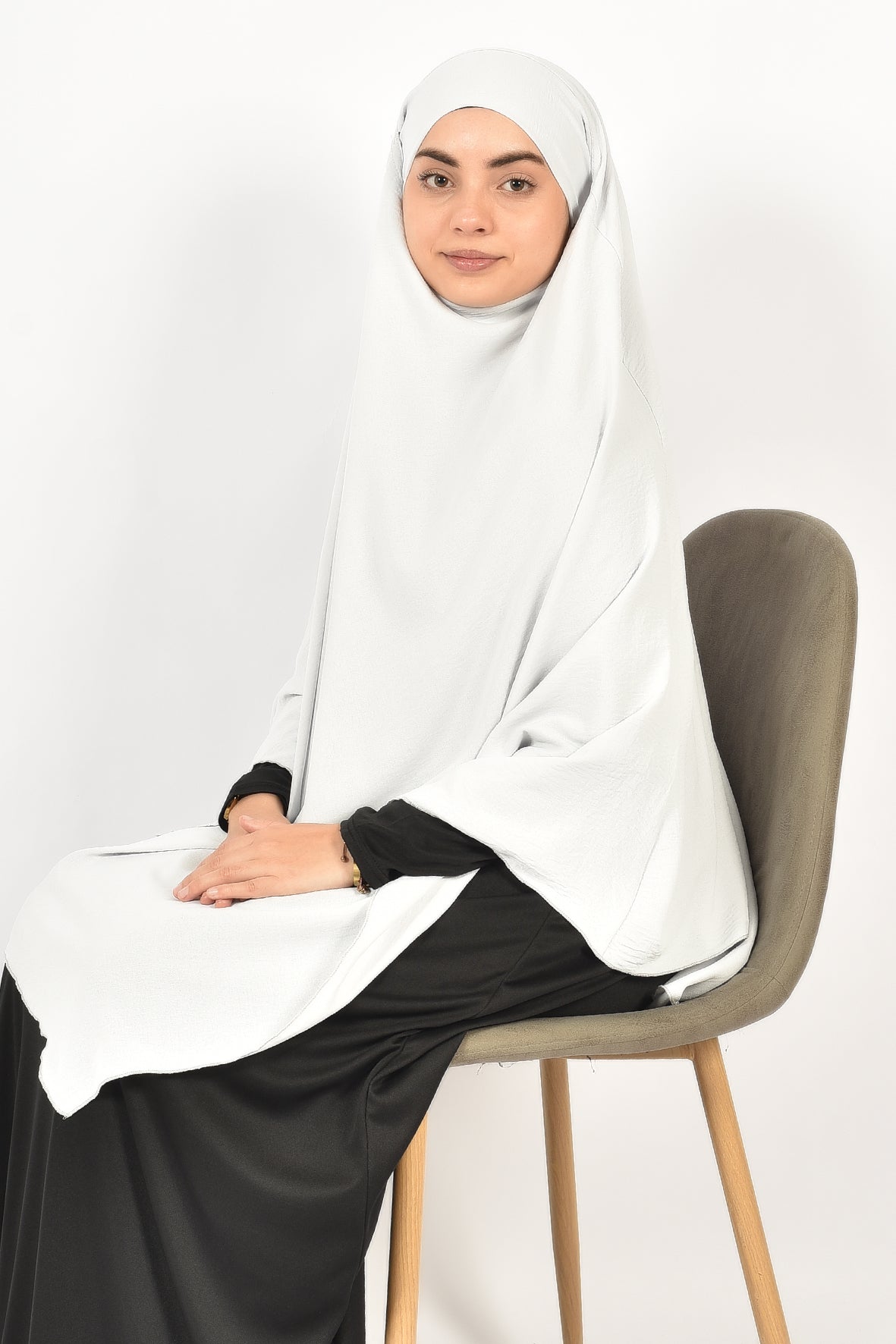 Elegant Women’s Khimar – Off-White, Soft Crepe Fabric