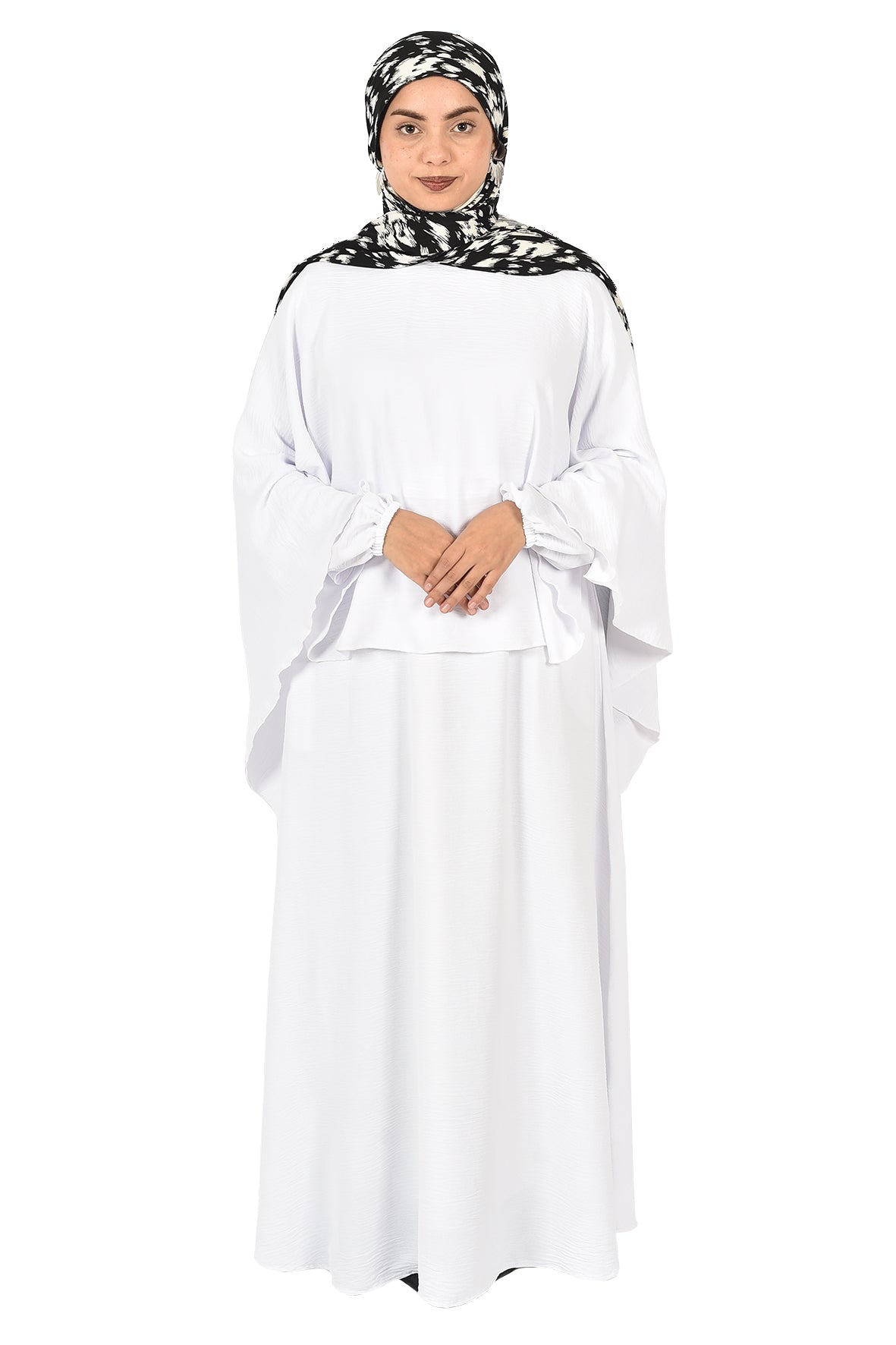 Elegant Two-Piece Loose-Fit Dress in Soft white with a Modern and Comfortable Design for Daily Wear and Special Occasions