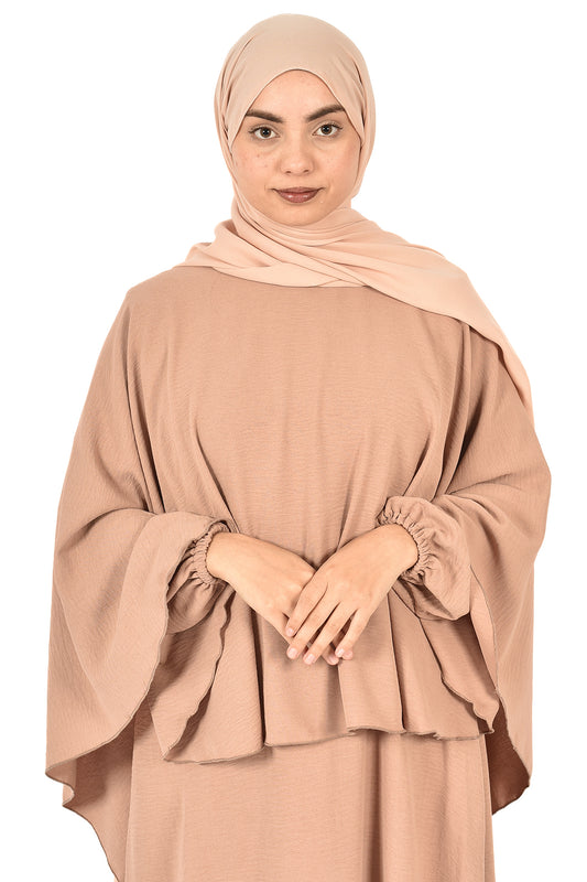 Elegant Two-Piece Loose-Fit Dress in Soft Beige with a Modern Design for Everyday Wear and Special Occasions