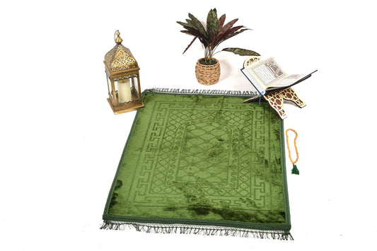 Luxury Velvet Padded Prayer Mat – Elegant Emerald Green(musallahs)