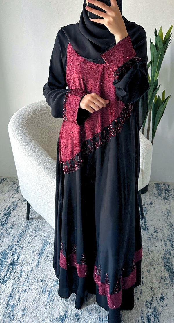 Black & Maroon Two-Tone Abaya - Amiiraa