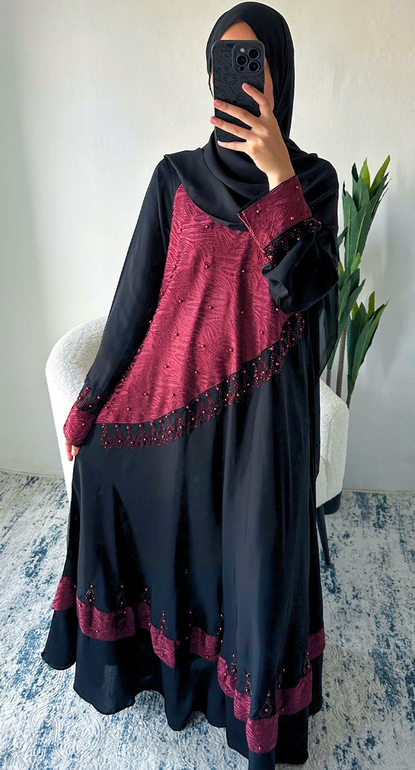 Black & Maroon Two-Tone Abaya - Amiiraa