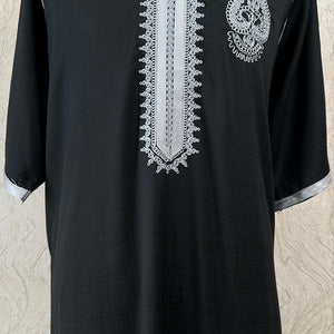 Al-Othaiman Embroidered Shorts Sleeve Thobe - Amiiraa