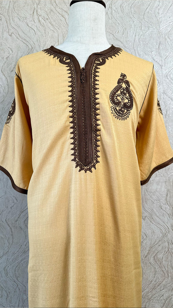 Al-Othaiman Embroidered Shorts Sleeve Thobe - Amiiraa