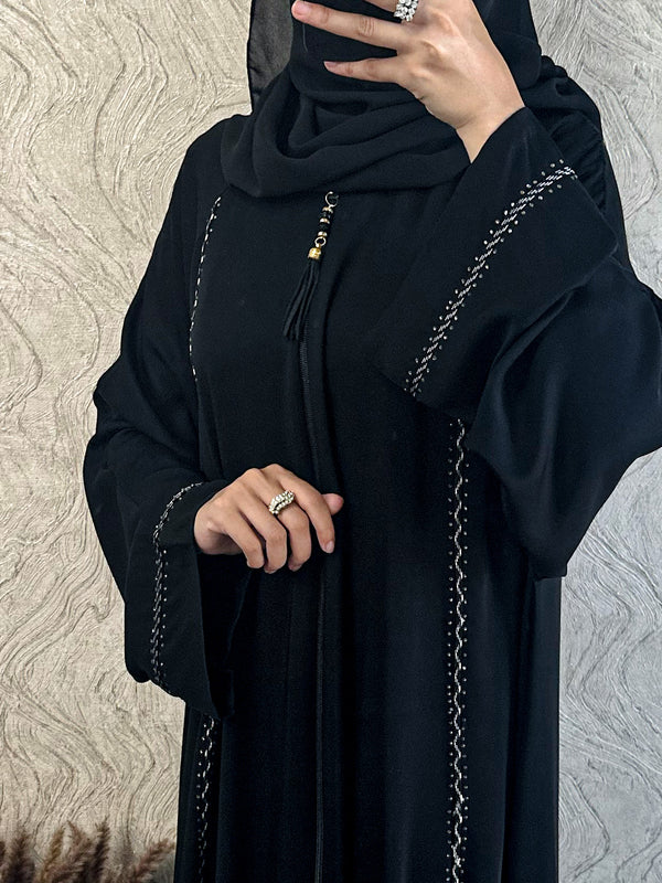 Classic Detailed Black Abaya - Amiiraa