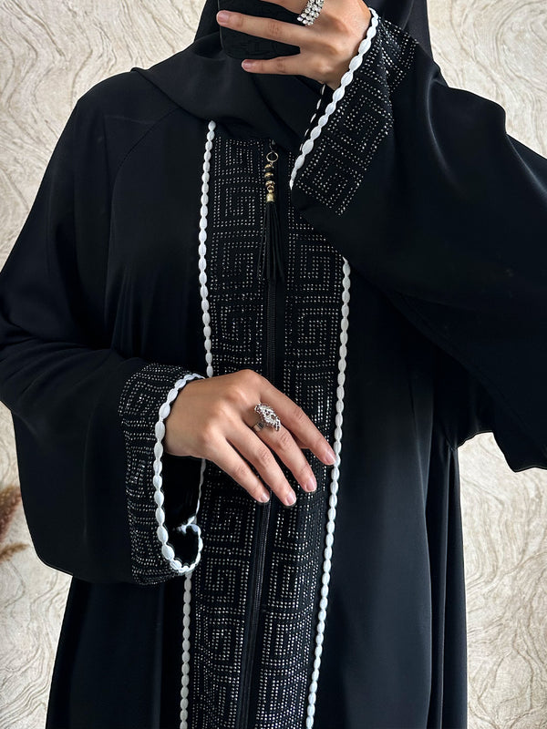 Detailed Zip Black Abaya - amiiraa