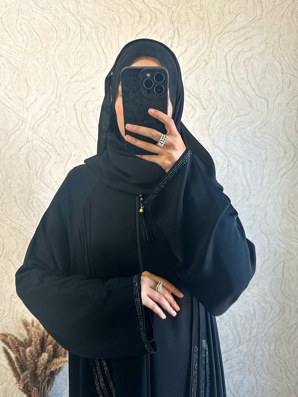 Sequins line Detail Black Abaya - Amiiraa